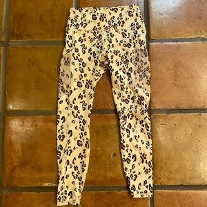 EUC Fabletics Powerhold 7/8 Length Cheetah Print leggings, size S